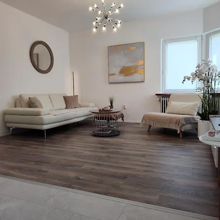 Friesenhuus Deluxe דירה יבר